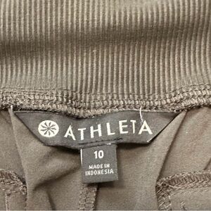 Athleta Brooklyn ankle Pants in army green sz 10